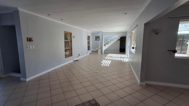 4 Bedroom Property for Sale in Flamingo Vlei Western Cape